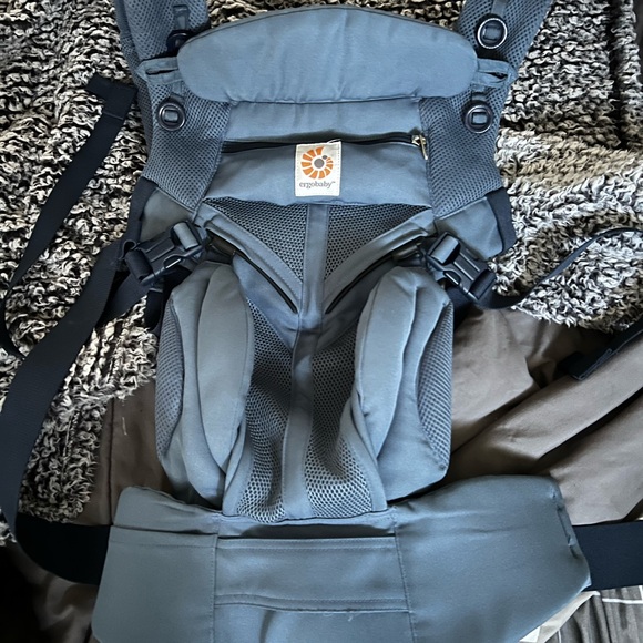 Ergobaby - Picture 3 of 7